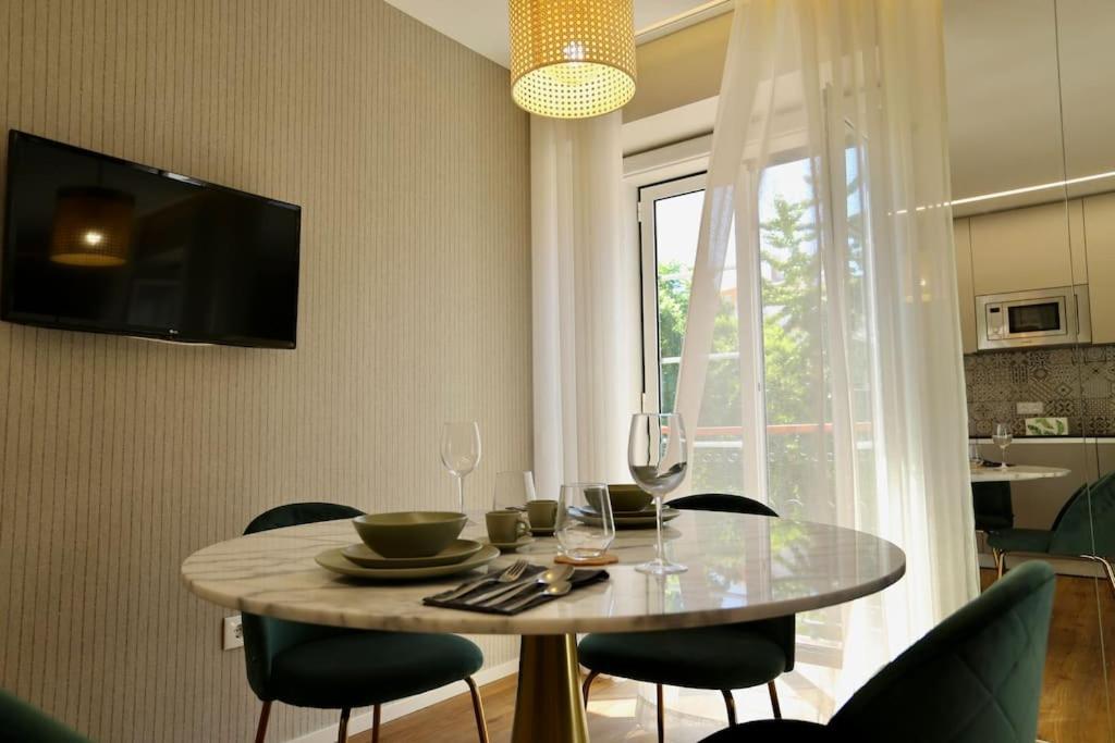 Appartement Center History 106 Letters