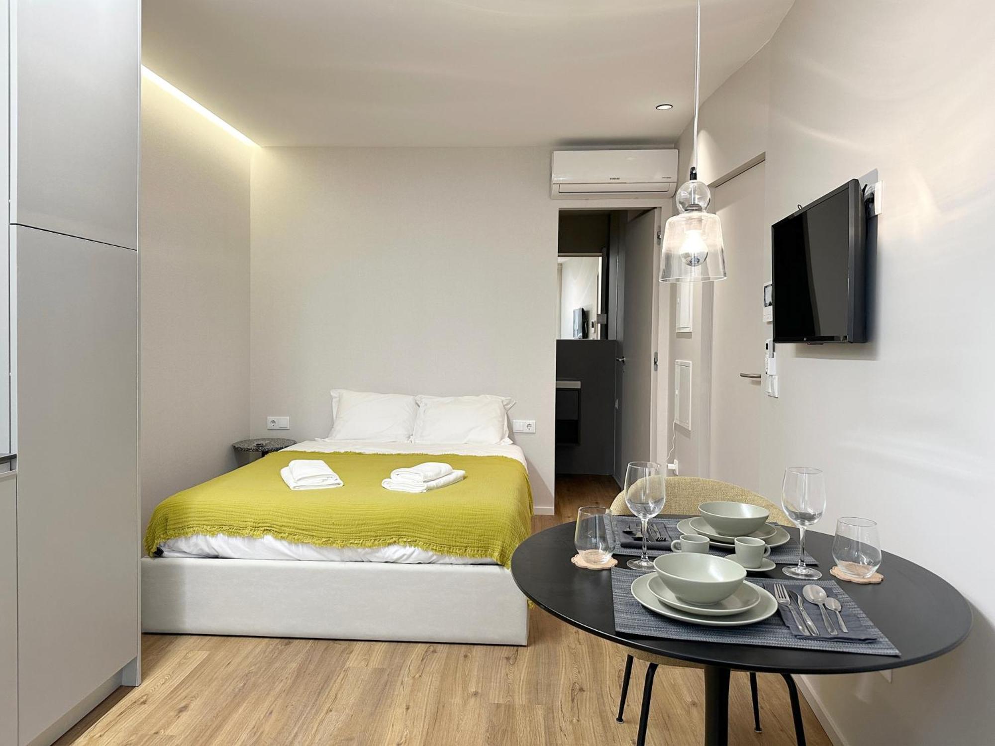 Appartement Center History 106 Letters