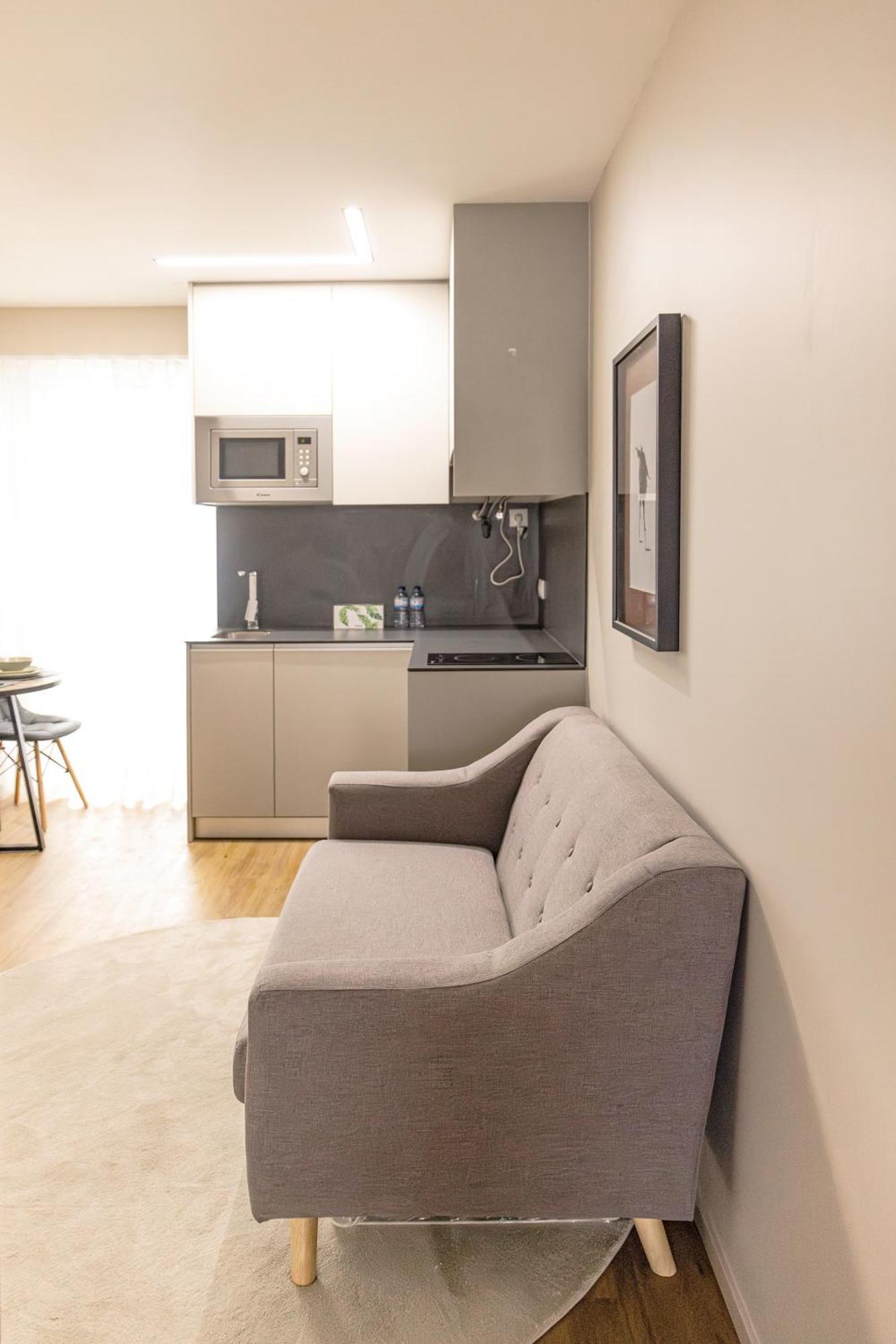Appartement Center History 106 Letters *