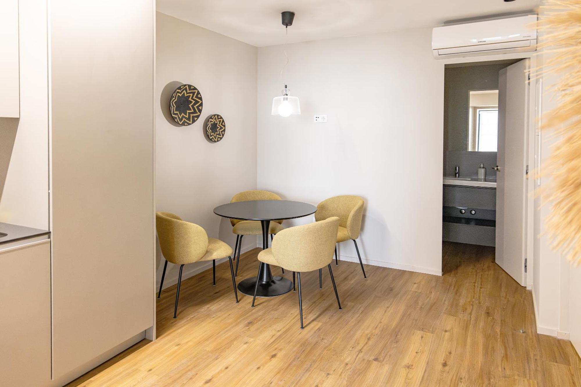 Appartement Center History 106 Letters